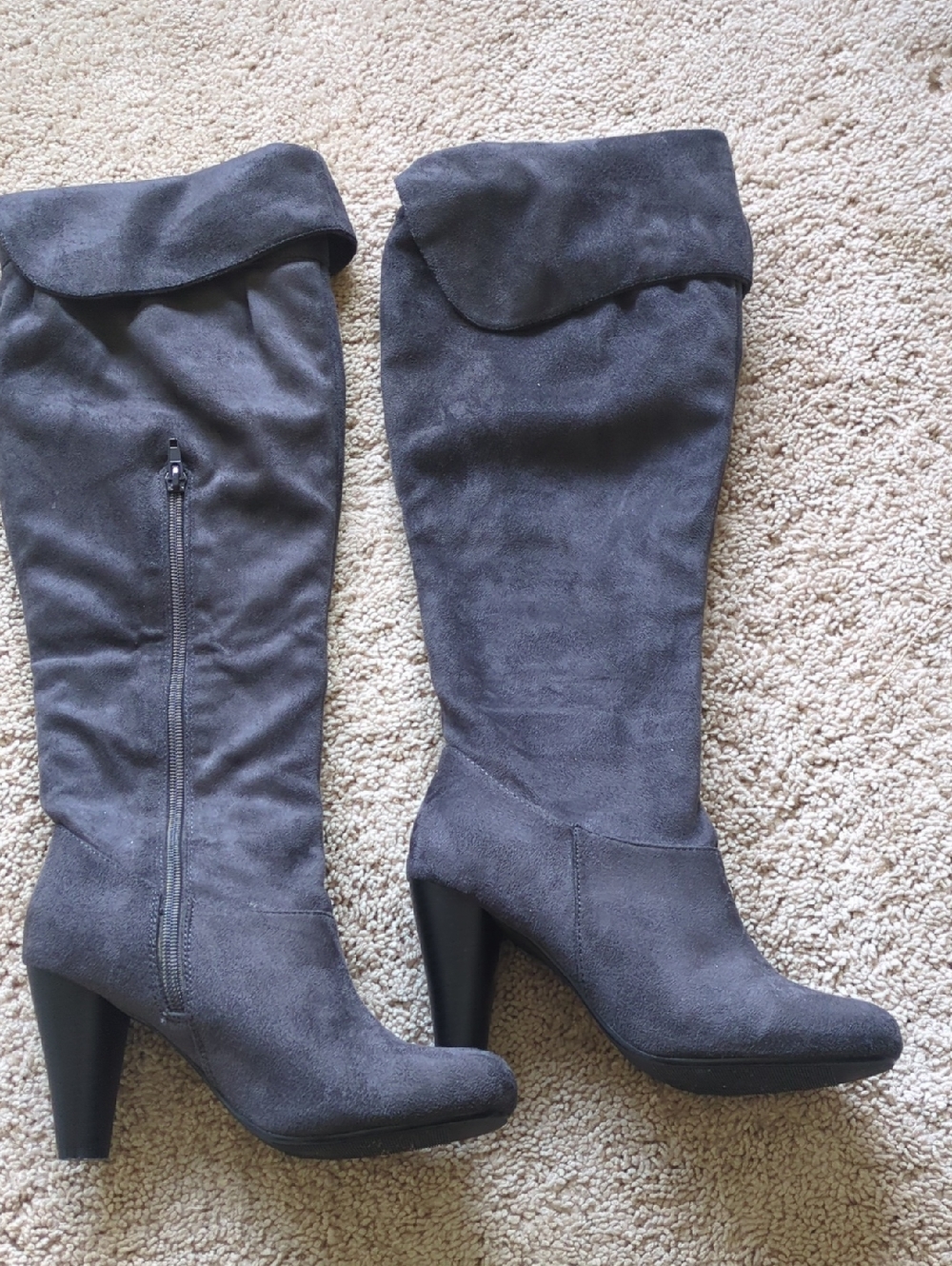 VENUS Gray Over-the-Knee Suede Heeled Boots